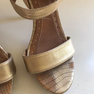 Zara Woman Elegant Gold Heels